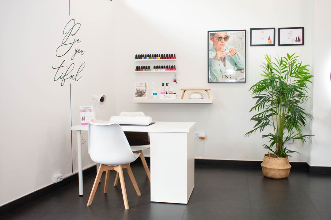 manicura en yolanda villar